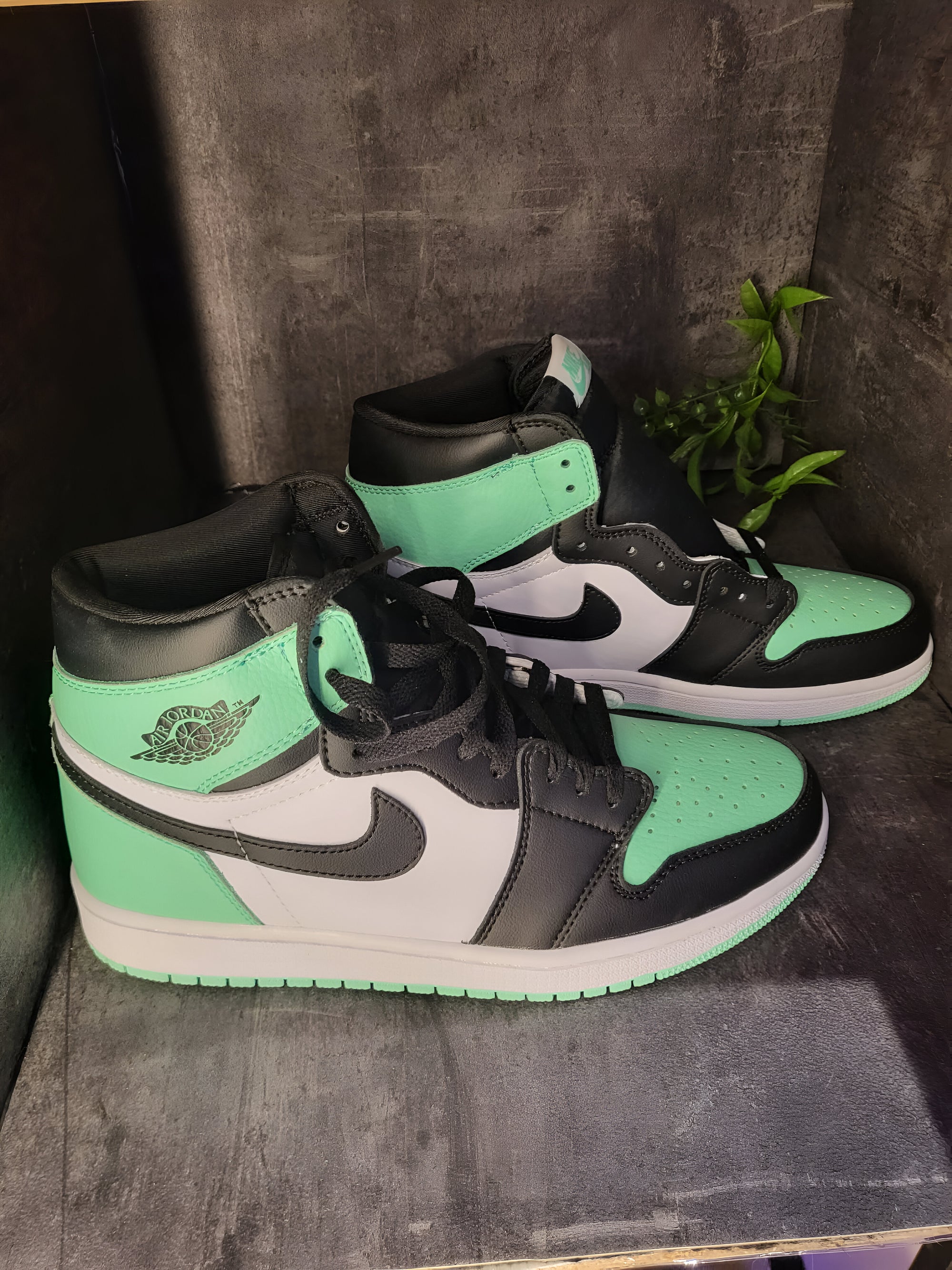 Air Jordan 1 Retro High Og "Green Glow"