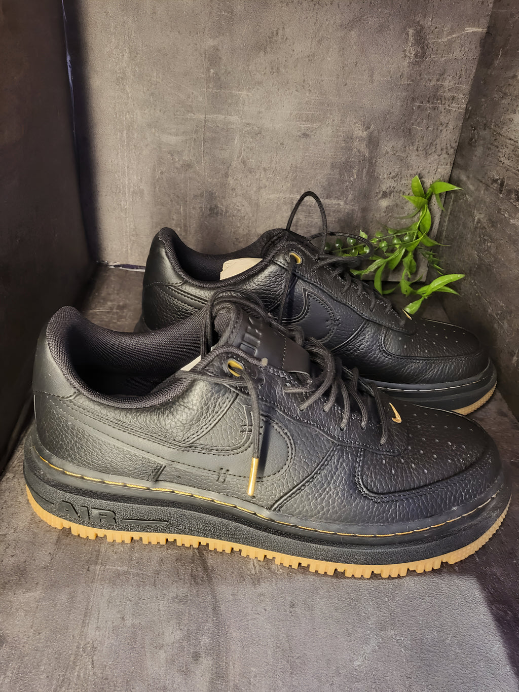 Nike Air Force 1 Luxe "Black Gum"